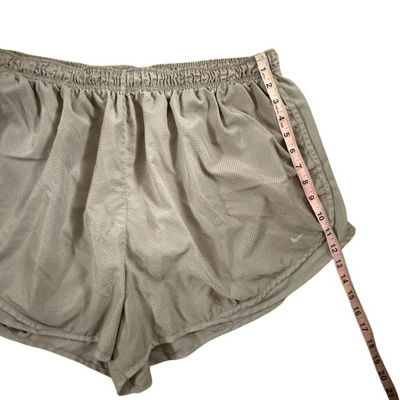 Nike ~ Grey running shorts ~ lined ~ size 3X - Picture 7 of 9